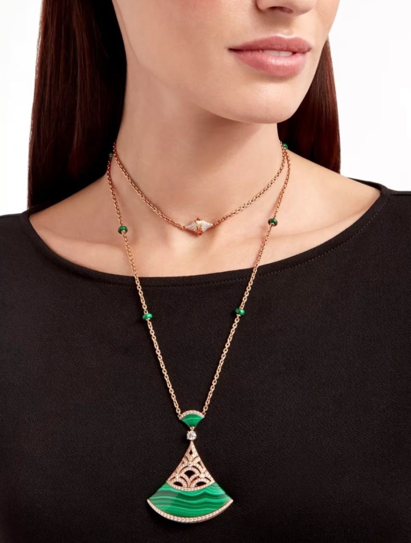 Bv1g*ai necklaces